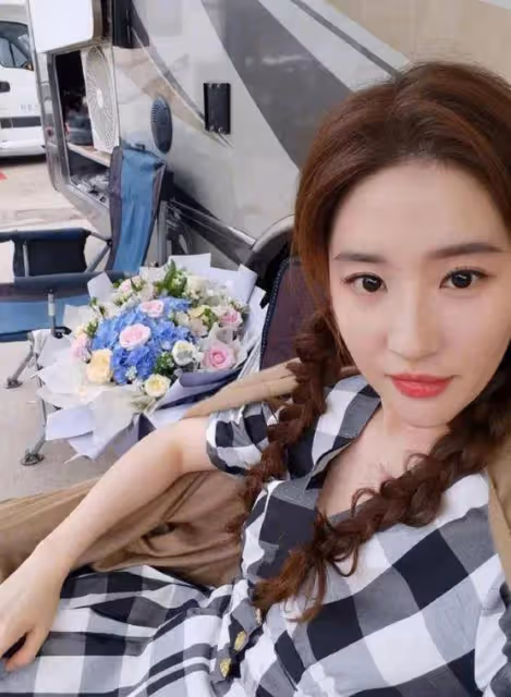 劉亦菲彭冠英2集狂吻15次!清純小龍女咋變純欲女神?