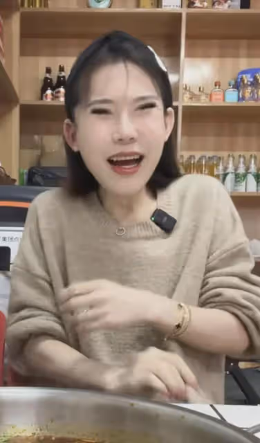 大胃王浪胃仙現身貴州狂吃火鍋,從大叔變美女,身體暴瘦疑變性!