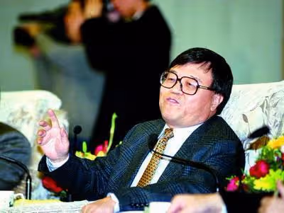 回顧周益明24歲掙千萬,接觸資本後鋃鐺入獄,直言:以前過得快樂