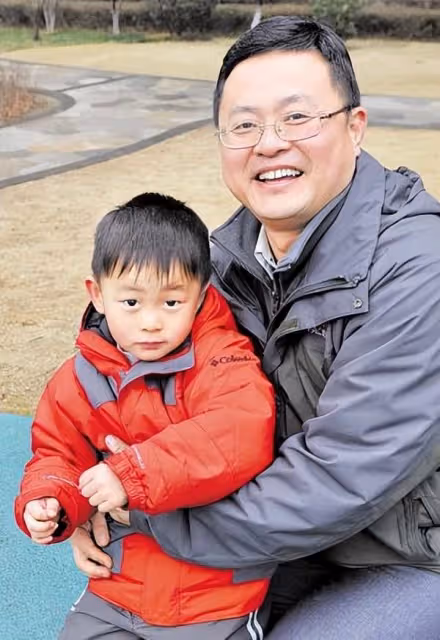 回顧「神童」何宜德,5歲開飛機8歲上大學,如今的他怎麼樣了
