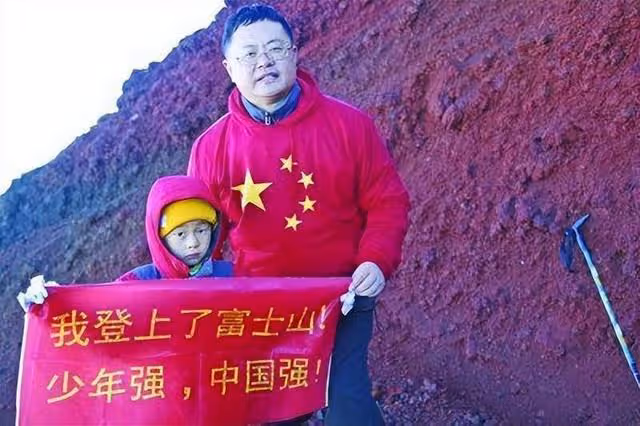 回顧「神童」何宜德,5歲開飛機8歲上大學,如今的他怎麼樣了