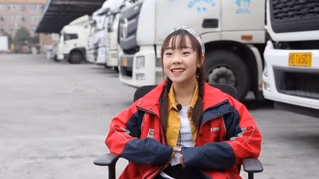 回顧95後女卡車司機:兩次離婚後,卻被奧斯卡導演看中