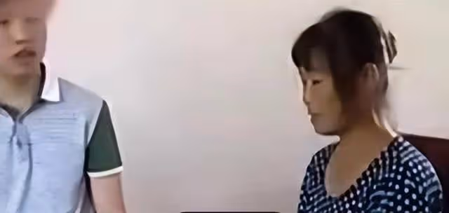 回顧75歲老人住豬圈女兒住洋樓,不孝女稱:眼不見為凈!