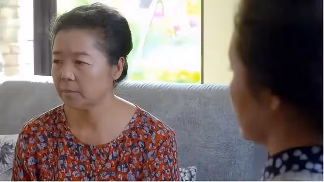 退休後,我在女兒家帶了兩年外孫,臨走時我打了32歲女兒兩耳光