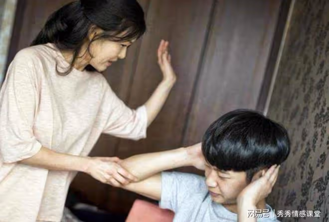 2012年，一大學教師將12歲兒子掐死，兒子生前常說：媽媽我愛你