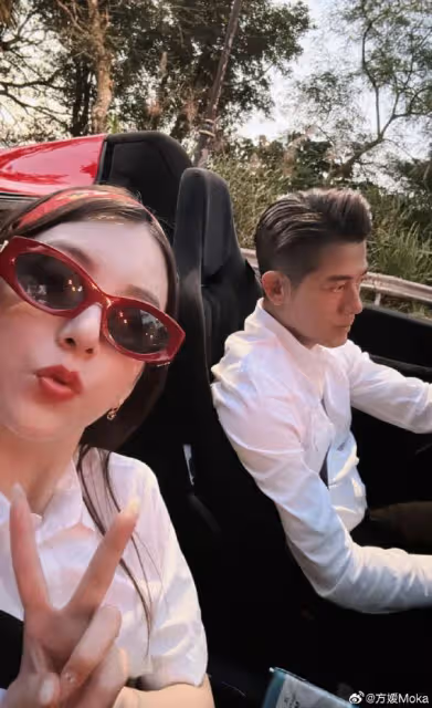 郭富城帶妻女丈母娘出海遊玩,倆女兒基因好,一個像媽一個像爸