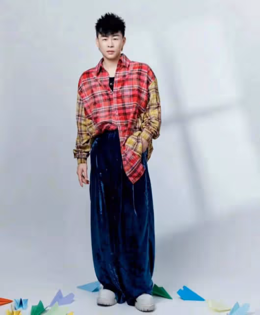 臉肉身材瘦的7位明星,從孫楠到胡彥斌,各有各的反差