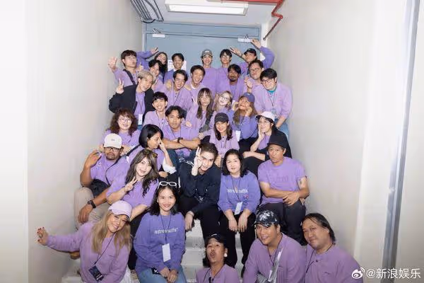 鄭乃馨曬合照放閃Bright! 「身體緊靠擺情侶POSE」不甩粉絲反對