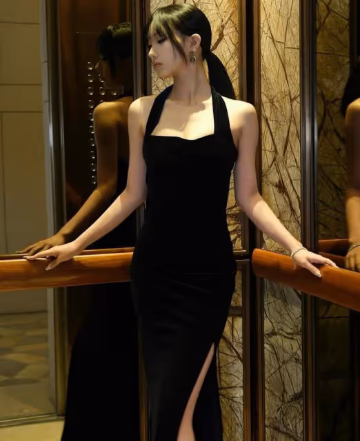小S大女兒高中畢業,小S自誇誰這麼會生啊!母女穿同款禮服出鏡