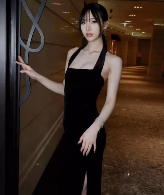 小S大女兒高中畢業,小S自誇誰這麼會生啊!母女穿同款禮服出鏡