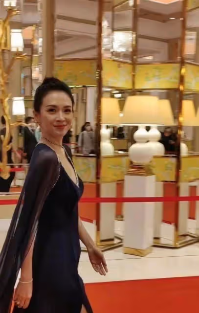 劉亦菲和章子怡同框，終於見識了頂級骨相與頂級皮相的差距有多大