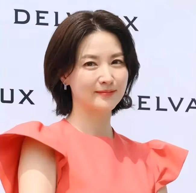 52歲李英愛生圖流出！皮膚白身材好氣質佳，面部不腫不僵被贊自然