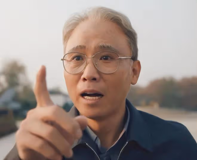 收視第一！《新聞聯播》表揚，央視這部黑馬劇，讓我想站起來鼓掌