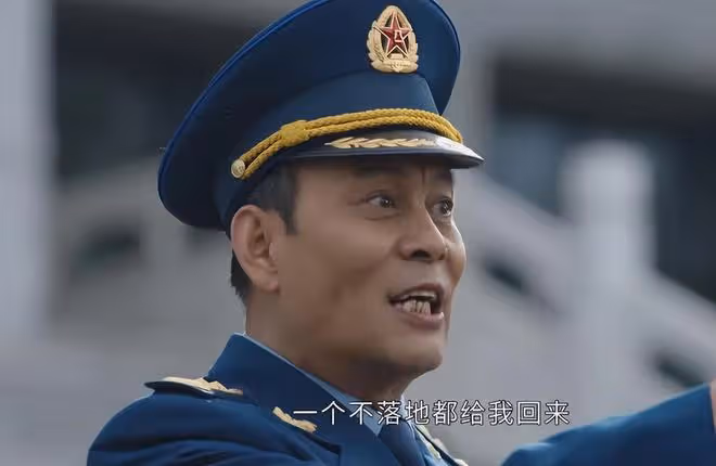 收視第一!《新聞聯播》表揚,央視這部黑馬劇,讓我想站起來鼓掌