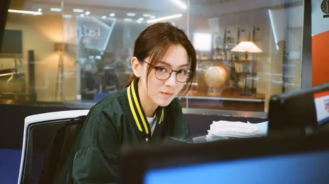 曾志偉兒媳大曬比基尼!網友直呼TVB最美花旦!靠公公上位?