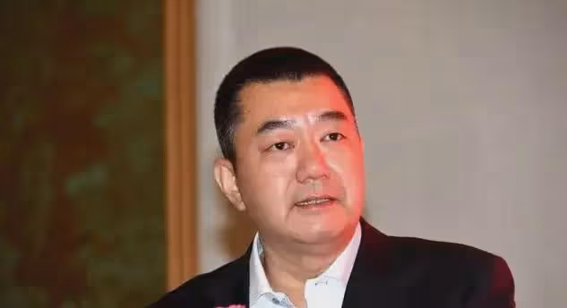 董勇：演了一輩子警察，窮得靠香妃劉丹接濟，45歲被嫂子「逼婚」
