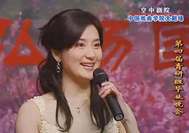 董勇：演了一輩子警察，窮得靠香妃劉丹接濟，45歲被嫂子「逼婚」