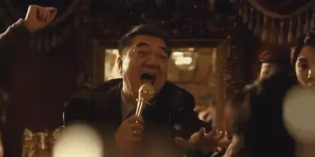 董勇：演了一輩子警察，窮得靠香妃劉丹接濟，45歲被嫂子「逼婚」