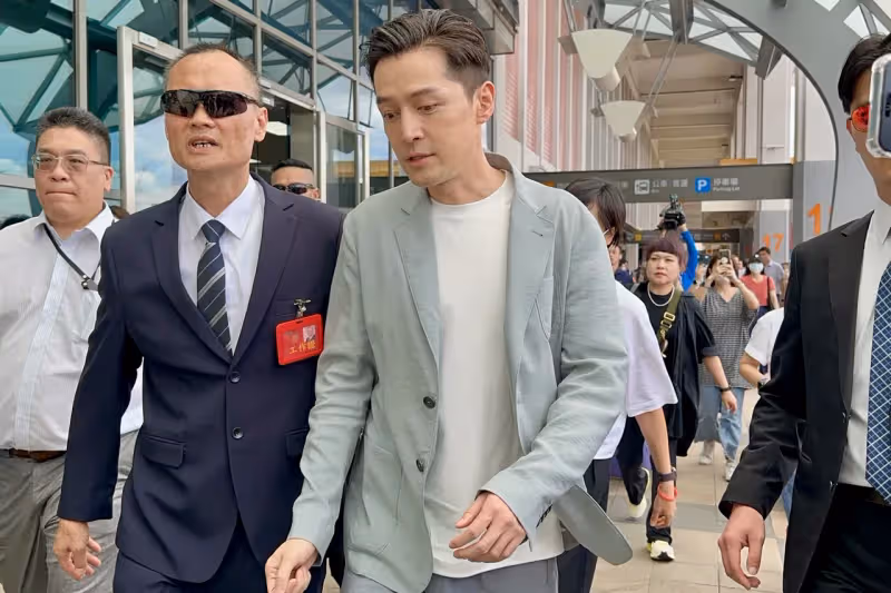 胡歌「寶總訪寶島」當霸氣活廣告　從機場到活動都穿GA同一套