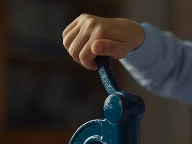 《玫瑰的故事》:關芝芝遇到渣男,黃亦玫差點成背鍋俠