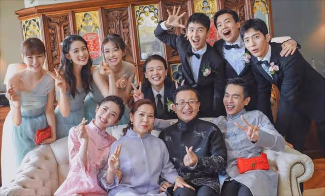不是吧!當年被全網嘲笑的唐藝昕伴娘團,如今個個高攀不起
