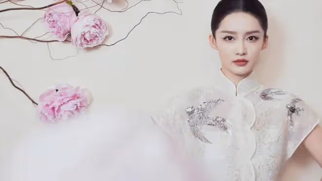 不是吧!當年被全網嘲笑的唐藝昕伴娘團,如今個個高攀不起