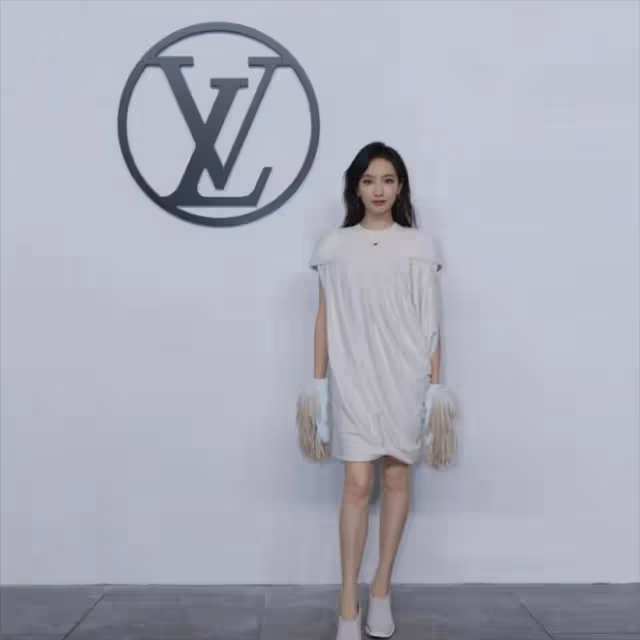 不是吧!當年被全網嘲笑的唐藝昕伴娘團,如今個個高攀不起