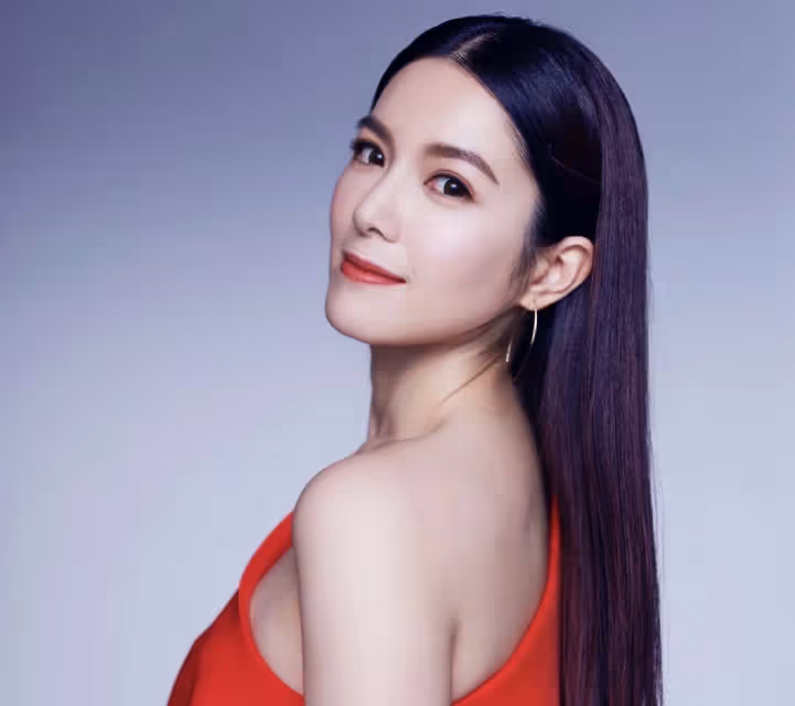 香港女星苟芸慧被曝懷孕,上圍突然變豐滿,因老公不肯生育鬧離婚