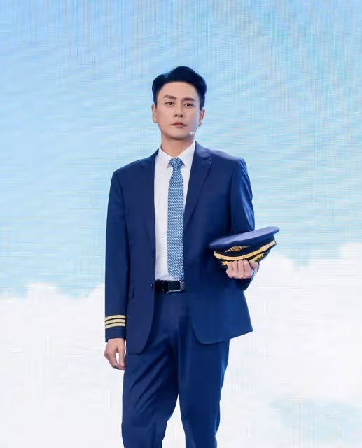 廈門被偶遇熱情回應!TVB前當家小生新劇殺青現身內地錄製綜藝,堪稱圈中勞模