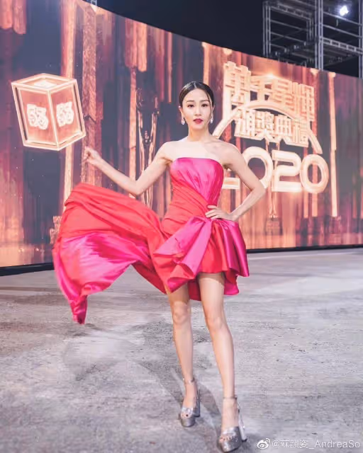 TVB離巢小花蘇韻姿近況曝光!父親婚內出軌,靠母親身兼多職養大