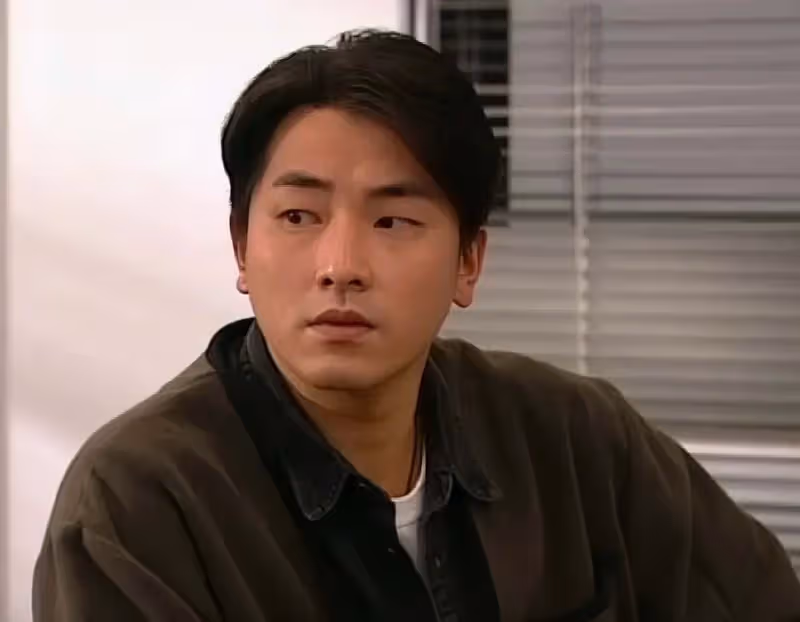 香港男星張松枝回巢TVB,空降《刑偵12》劇組,自曝工作少收入低
