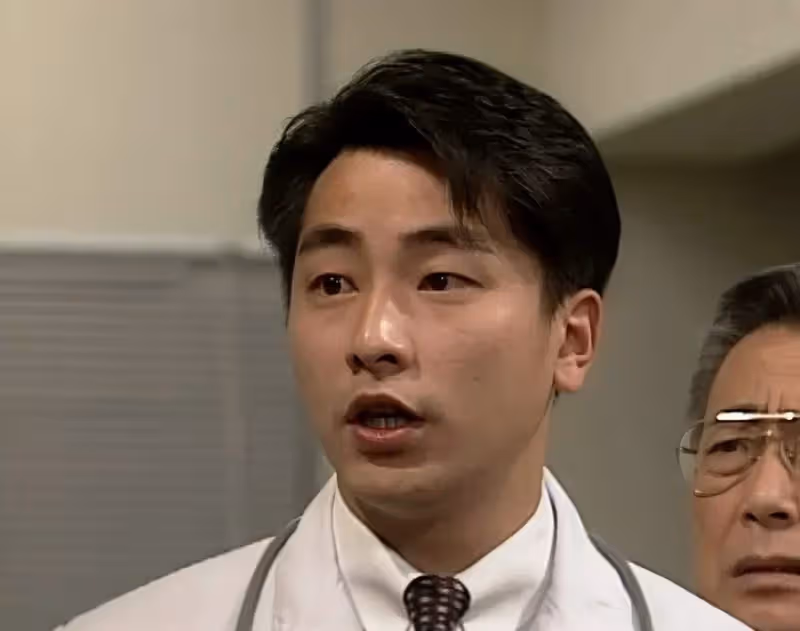 香港男星張松枝回巢TVB,空降《刑偵12》劇組,自曝工作少收入低