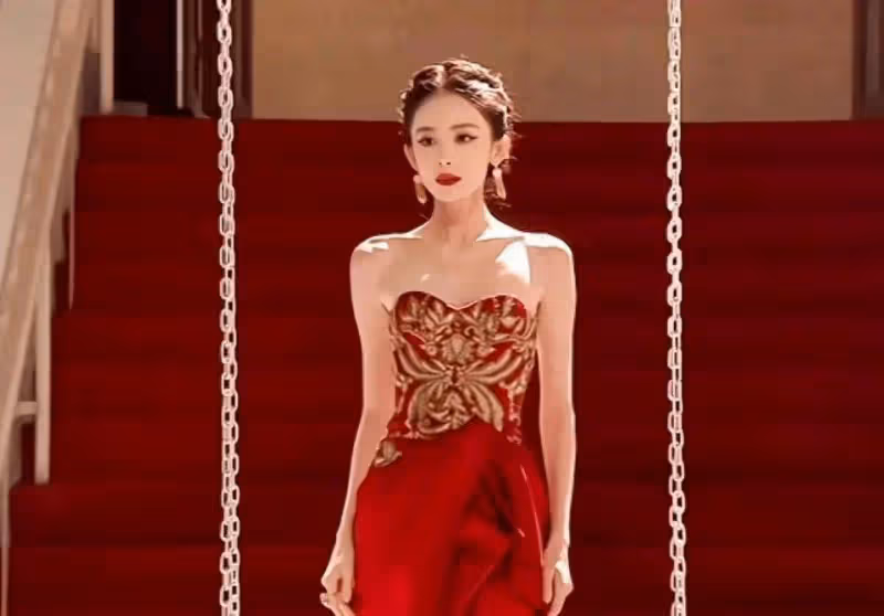 劉亦菲的大腿,撕破多少女明星的「虛偽」的面具