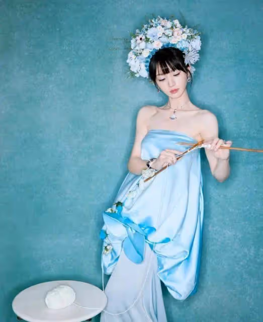 劉亦菲的大腿,撕破多少女明星的「虛偽」的面具