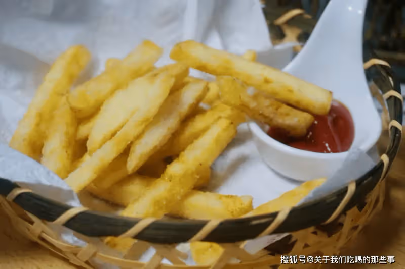 炸薯條時,土豆最忌切了就炸!教您一招,薯條酥脆不發軟,真好吃