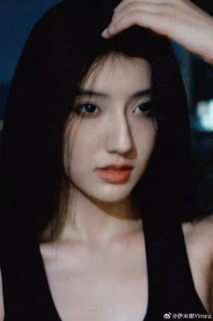 《制暴》新疆美女新人伊米娜太驚艷!魔鬼身材性感火辣