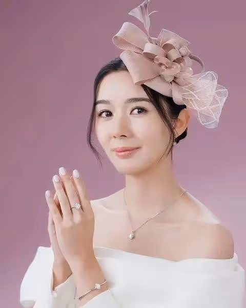 前TVB女星攜父親老爺拍短片慘遭網友吐槽,不後悔曾跟富二代前任拍拖