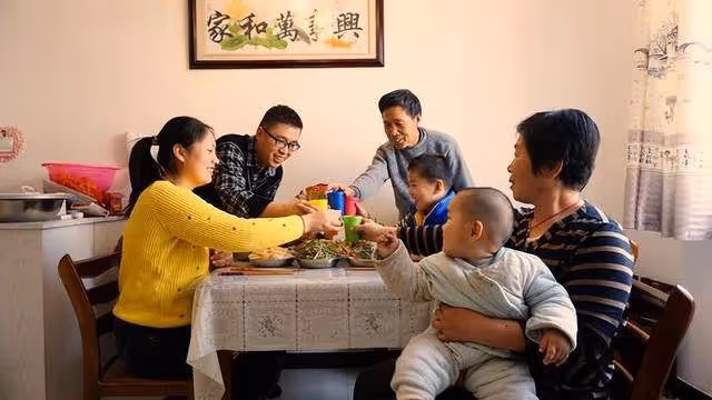 一個家庭最大的災難不是窮,而是父母五十歲了,處於這四種狀態