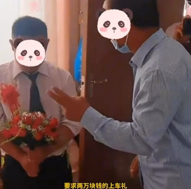 女方體諒男方,主動把彩禮降到6萬,男方婚禮當天的做法惹怒女方