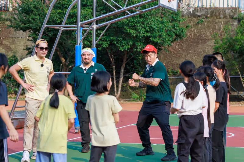 《我的明星村長》太操？58歲卜學亮脫口罷工　「我們不來」場面尷尬