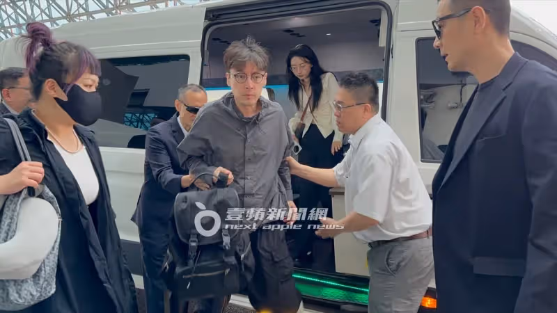 狗仔直擊｜胡歌拂曉素顏離台！19小時旋風快閃　機場簽名會寵粉