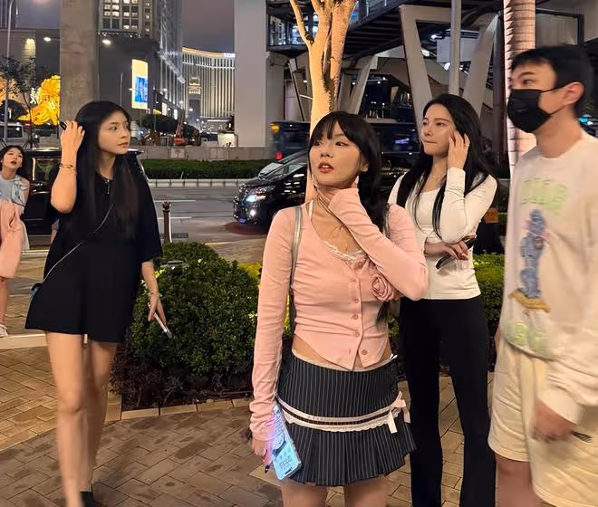 王思聰私生子事件後首次公開露面:表情冷漠,身後多位異性隨行