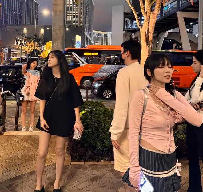 王思聰私生子事件後首次公開露面:表情冷漠,身後多位異性隨行