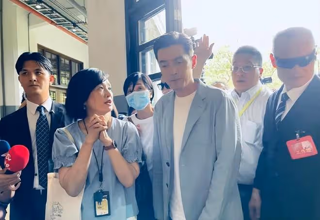 胡歌回應和霍建華林依晨聯絡:該通的都通了,我們不分彼此