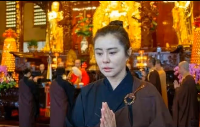 修佛港星罕見曬自拍!皮膚白滑少女味十足!戀情失敗不再結婚