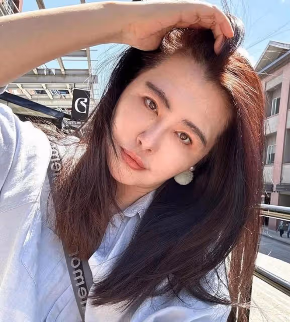 修佛港星罕見曬自拍!皮膚白滑少女味十足!戀情失敗不再結婚