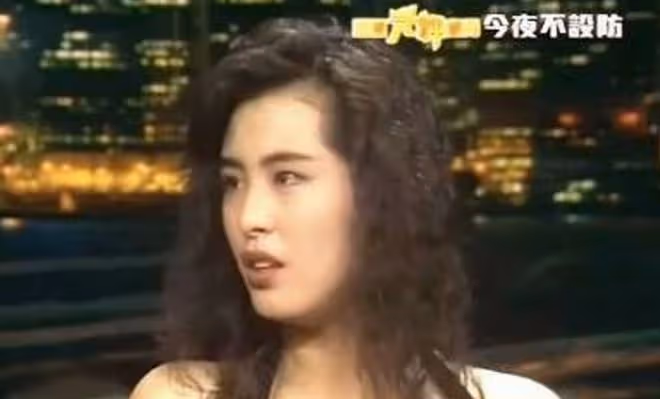 修佛港星罕見曬自拍!皮膚白滑少女味十足!戀情失敗不再結婚
