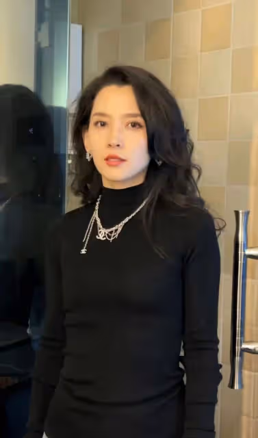 森林北報案維權,評論區罵聲一片,她真比不上章子怡?