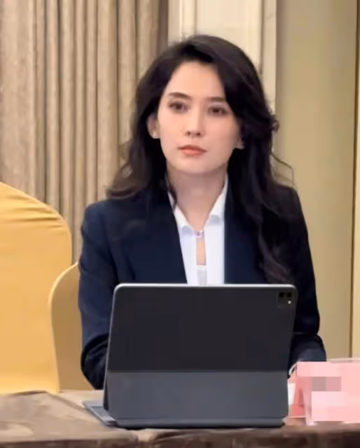 森林北報案維權,評論區罵聲一片,她真比不上章子怡?