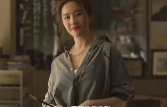 這一次,劉亦菲「油光錚亮」的大象腿,是對內娛畸形審美的反擊